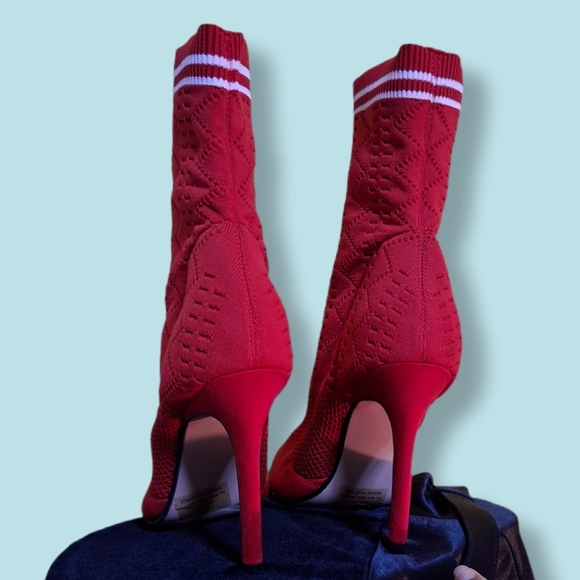 ROGUE Red Knit Sock Ankle Boots Size 9 - Picture 6 of 8